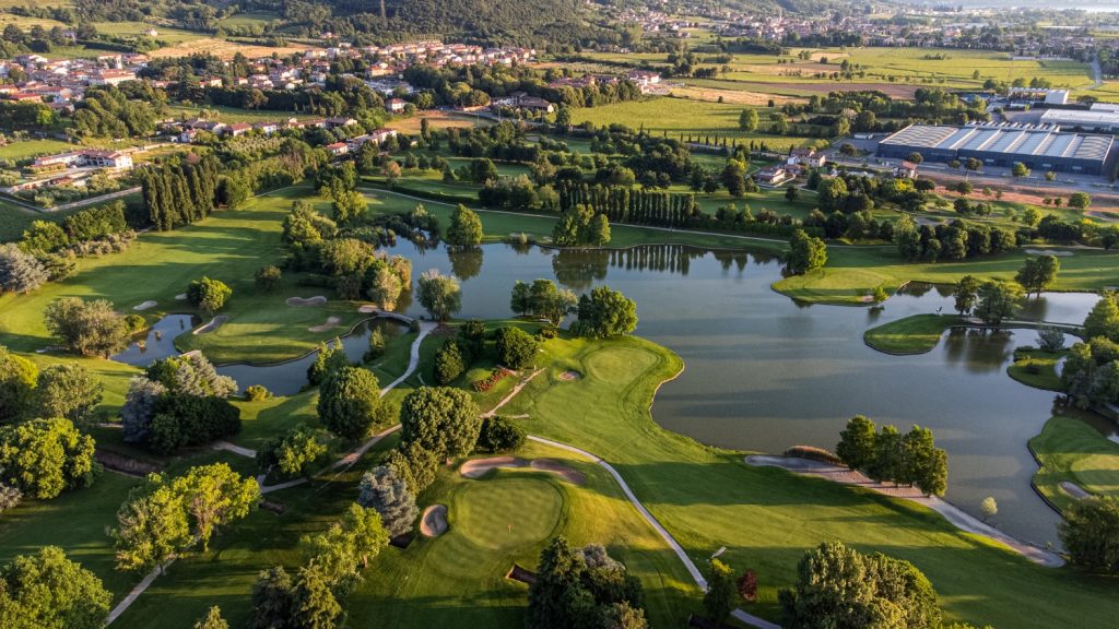 Between Lakes, Mountains, and History: Discovering the Finest Golf Courses in the Brescia Area of Italy